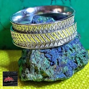 NWT-STERLING ETCHED, KRIS KROS, 💥SPINNER RING. SIZE 9